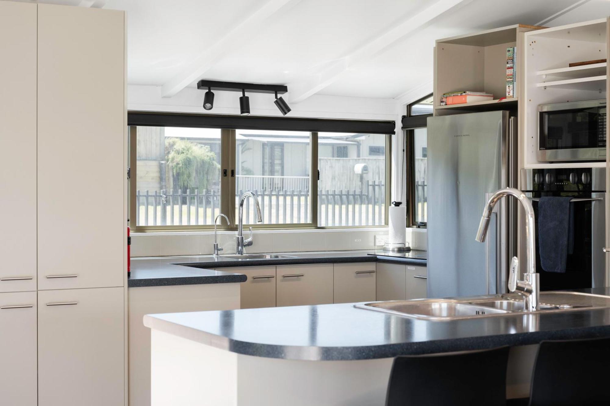 Pukehina Estuary Sunset Views Holiday Home エクステリア 写真