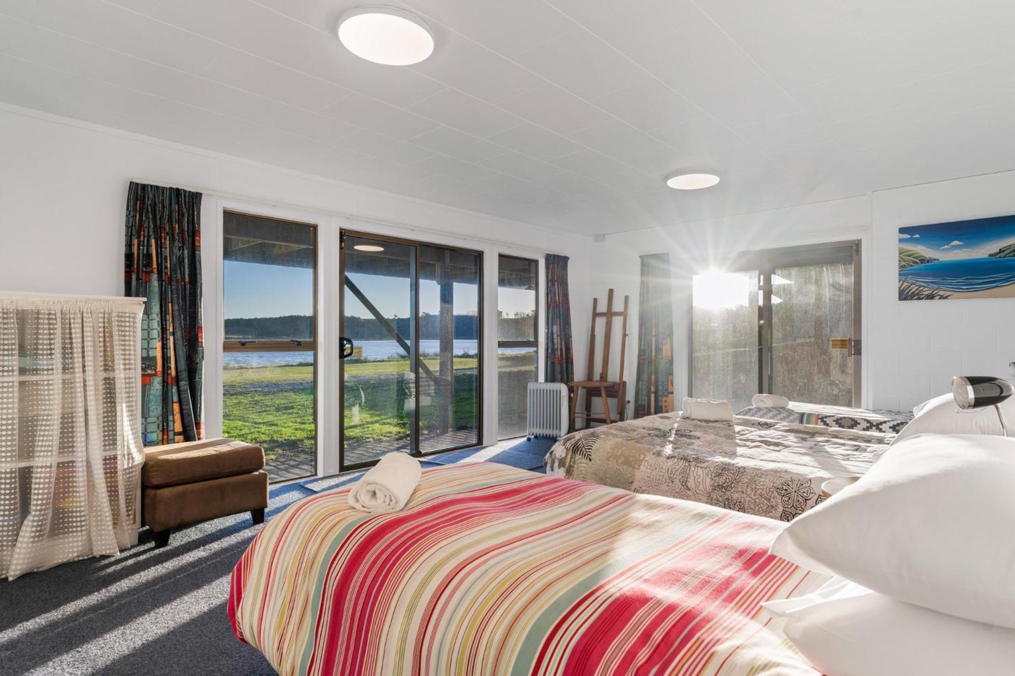 Pukehina Estuary Sunset Views Holiday Home エクステリア 写真
